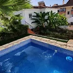 Barbatuke Eco-homestel Bed and Breakfast Μάλαγα